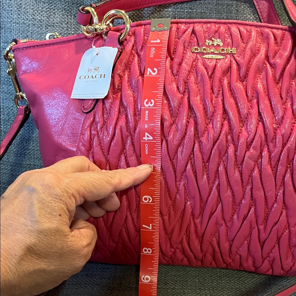 Coach Kelsy Pink Quilted Shoulder Bag in Twist Leather NWT - Picture 4 of 12